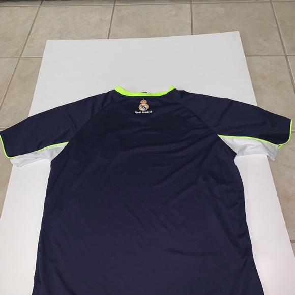 Official Real Madrid Replica Shirt - Picture 7 of 7